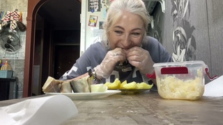 Мукбанг! Поедим и за дело! Молодая картошка и соленая скумбрия!