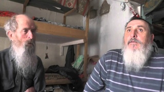 Это не спор.  Еф.5:33. "жена да  боится своего мужа".  Куда иголка, туда и нитка.