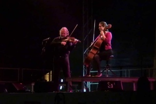 Alasdair Fraser and Natalie Haas - Trip to Pakistan (3/9)
