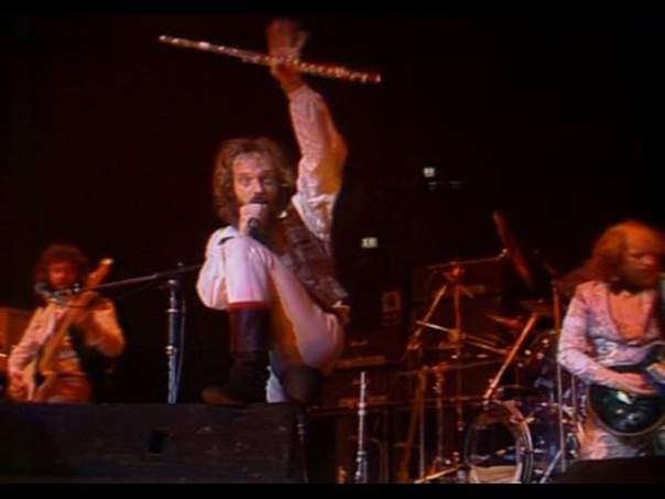 Jethro Tull Locomotive Breath Dambusters March (live at Madison Square Garden
