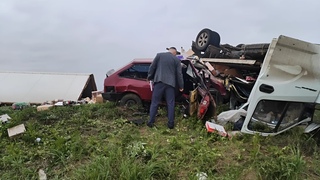 г- Опрокинулась на встречную восьмёрку. Три человека погибли в ДТП в Ростовской области.