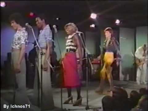 David Bowie Everythings Alright ( Live