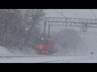 Снегопад Электропоезд ЭД4М-0043