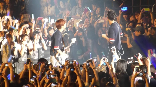 CNBLUE CSHK Day 2 Wake up + Love