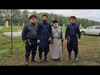 Донские Казаки рубят на Кубани