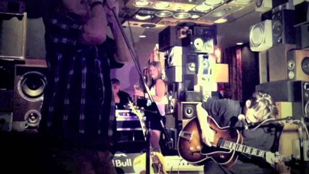 The Bicycle Thief ( Bob Forrest Josh Klinghoffer) Boy At A Bus Stop Live Reunion