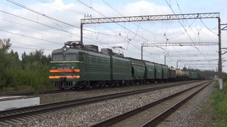 Электровоз ВЛ10У-903 с грузовым поездом