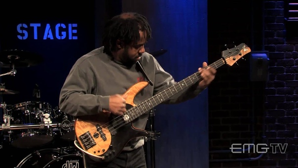 Victor Wooten wows with his performance of The Lesson solo live on