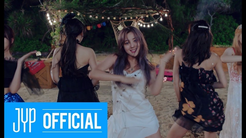 TWICE Dance The Night Away M,