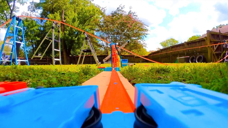 Hot Wheels Backyard Mega Track with Fence Ride (