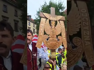 Поляки против зелёной повестки.Пусть Брюссель ест червей,мы предпочитаем свиные отбивные и картошку