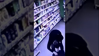 Вор пытался украсть шампунь из магазина на Тимирязевской улице в Москве #pricolis #вор #магазин