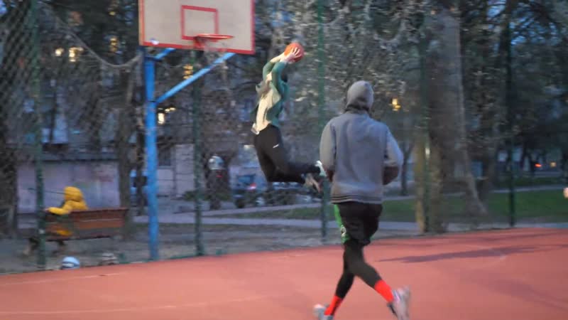Профи Притворился ДЕДОМ на Баскетболе, , Old Man Basketball Prank ( Alex