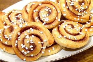 Zimtschnecken selbst gemacht / Rezept Video