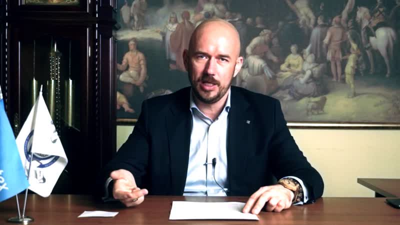 должен уметь превосходный