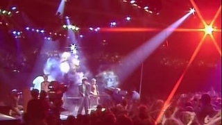 Великолепная песня! Старые хиты  хочется слушать и слушать!