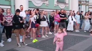 УЛИЧНЫЕ МУЗЫКАНТЫ ПИТЕРА, АНИТА (22) и гр. гр..