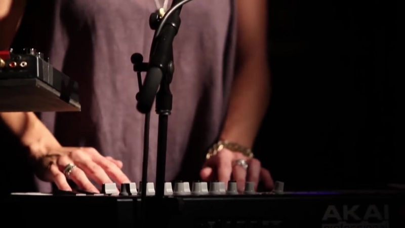 Phantogram When Im Small ( Live on