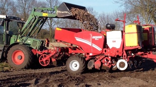 Kartoffeln pflanzen Fendt 820 und Grimme GL 430