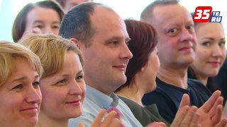В Вологде в преддверии Дня Победы юным вологжанам вручили паспорта