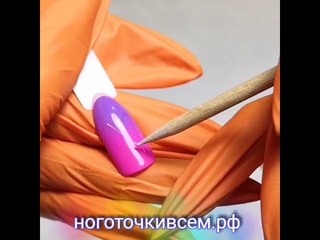 Стринг арт на ноготках