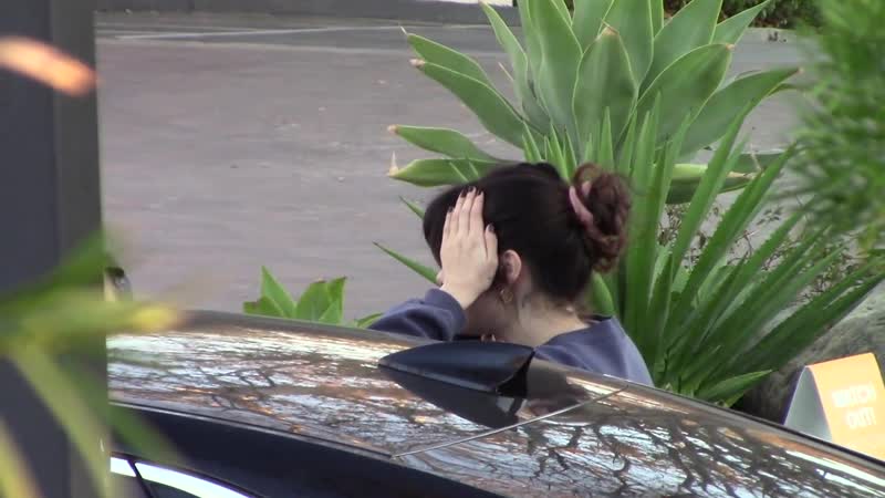 Selena Gomez Takes Her Mind Off Her Justin Bieber Drama By Grabbing Lunch In Her
