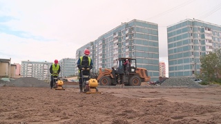 В микрорайоне Восточный продолжается реконструкция детской площадки