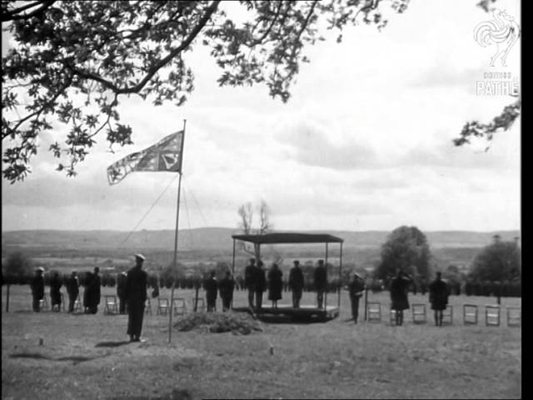 England 1940s The Queen Inspects Canadian Troops