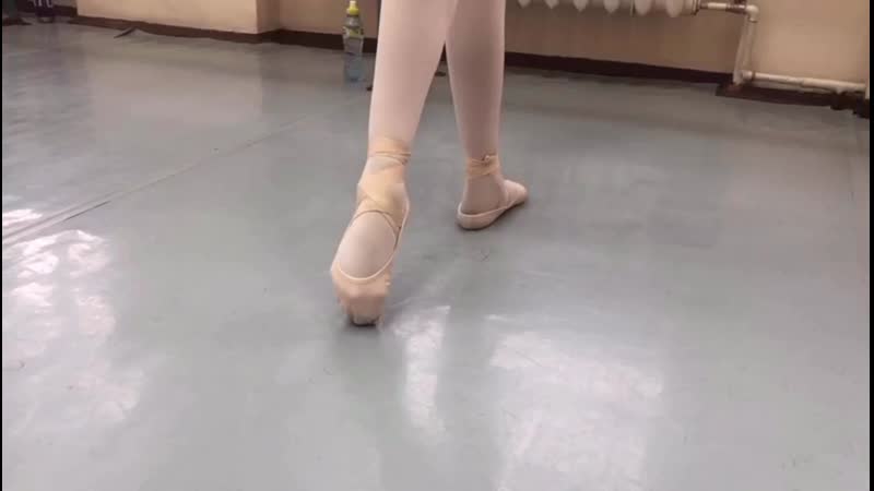 Russian Ballet Team, Olga Korotayeva, Battmens tendus,