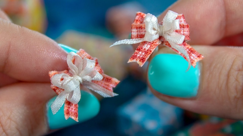 Making mini Christmas bow tutorial, How to make a double looped Bow for Christmas trees or