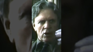 "Весь мир над нами смеется" #shorts // "Невозвращенец" (1991).