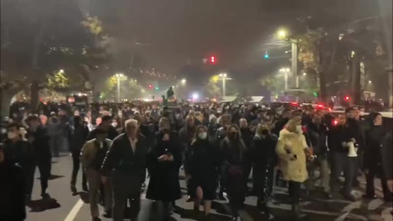 В Ереване проходит массовый митинг против политики премьер