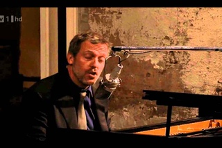 Hugh Laurie -