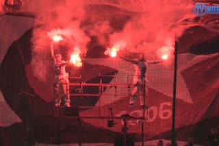 Oprawa Wisy Football BandiTS podczas meczu z Lechem okiem TV Niebiescy ( r.)