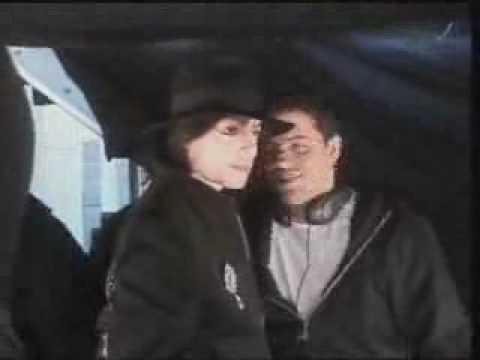 Michael Jackson with Brett Ratner at the set of Red Dragon. ( Rare