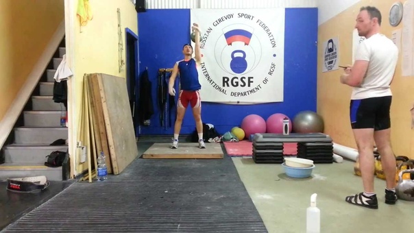 Snatch 24kg 10min 200reps body