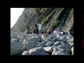 Граждане прорвались на пляж около дворца Путина