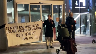 LE SPECTRE D'UNE DICTATURE