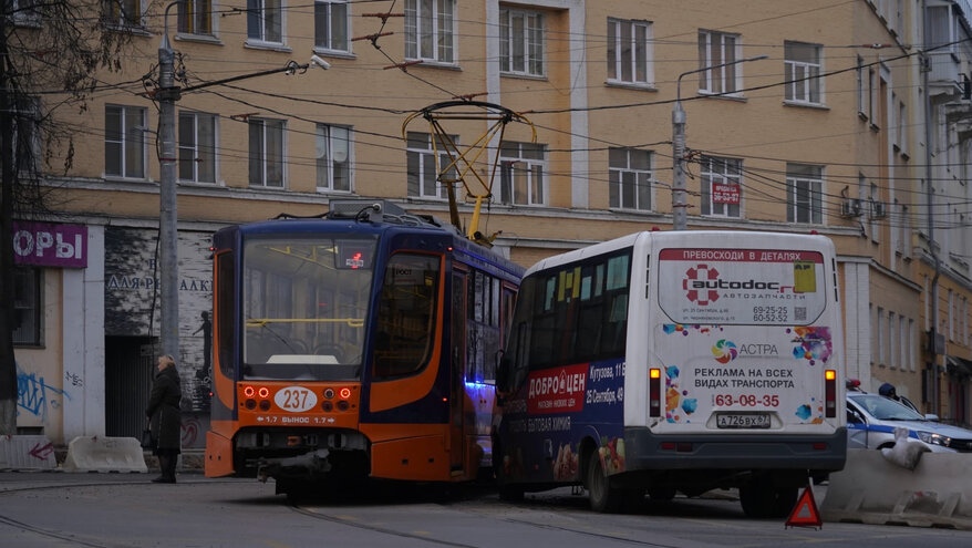 Смоленские маршрутчики забыли о запуске трамваев  Это картинка