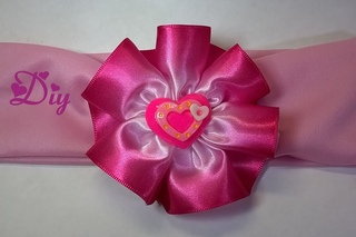 Flor de fita de cetim tingida rosa  Satin ribbon flower dyed