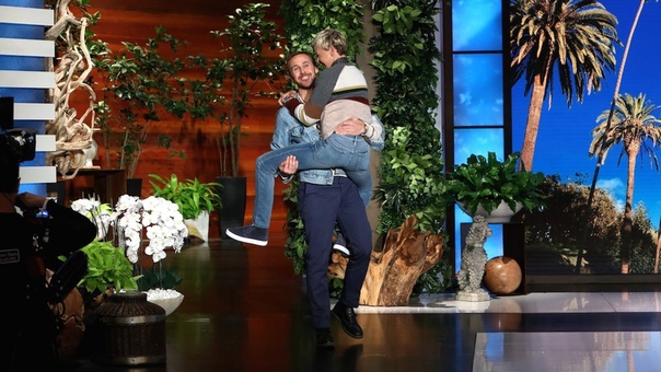 Ellen Gets Close to Ryan Gosling with an Epic