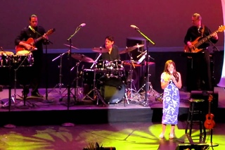 Raiatea Helm & Napua Makua - Hawaiian Duo (Maui live )
