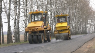 Гарачы асфальт. У Аршанскім раёне рамантуюць дарогі ()