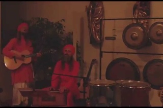 Baba Nam Kevalam Mantra Kiirtan