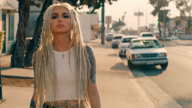 Zhavia 17 ( Official