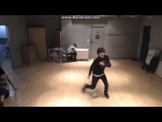 130126 SEVENTEEN TV - Hansol (Vernon) Dancing to Wet The Bed (Chris Brown) Choreography