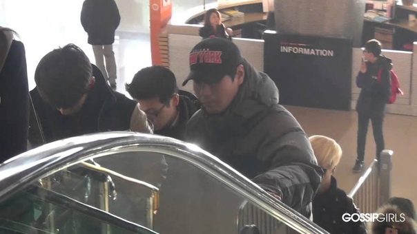GG Fancam 121118 Super Junior Gimpo Airport going to