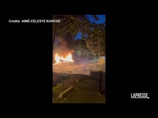 Francia, 17enne ucciso da un poliziotto: notte di scontri a Nanterre