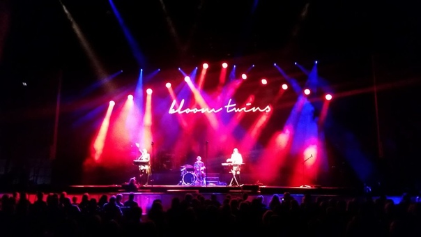 BLOOM TWINS On Tour With DURAN DURAN, Day 7,